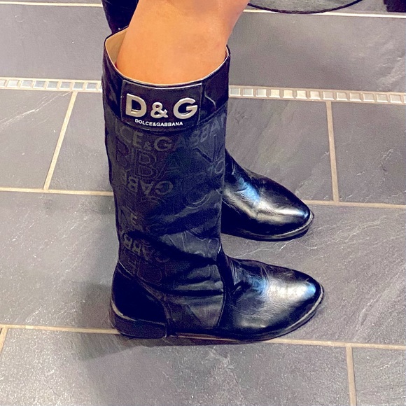 D&G Logo Embossed , Black Knee-High Boots. - Picture 3 of 6